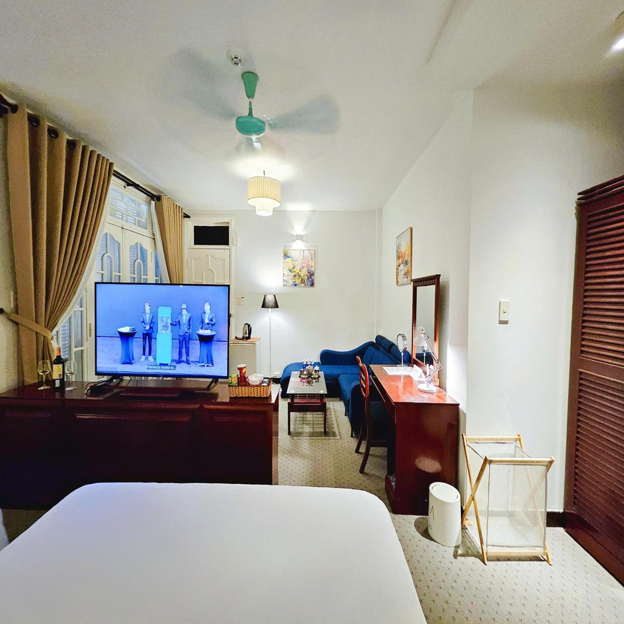 Victory Hotel Hue Buitenkant foto