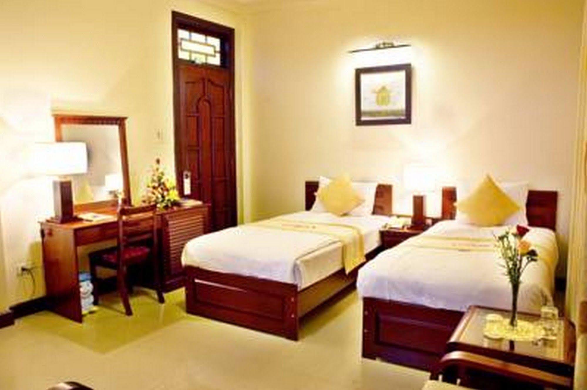 Victory Hotel Hue Buitenkant foto